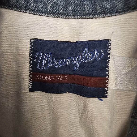 Vintage Wrangler Mens Medium Extra Long Tail Denim Stripe Black Pearl Snap Shirt - Picture 6 of 8